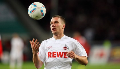 ky体育官网-法甲焦点战巴黎再胜，姆巴佩破门成制胜英雄，2020年法甲最佳姆巴佩